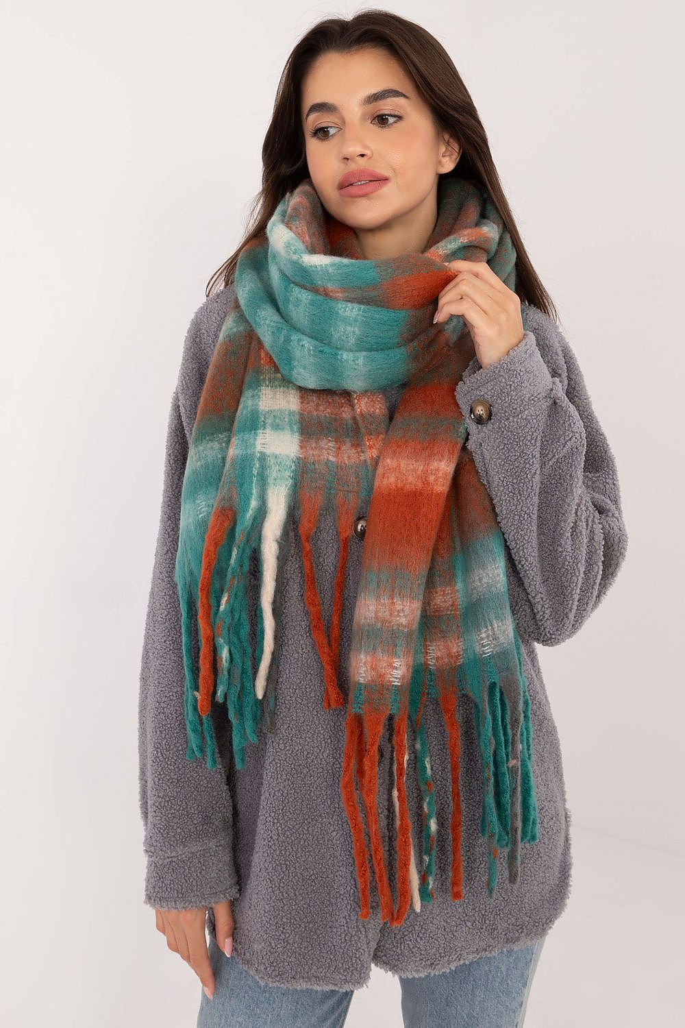  Shawl model 203170 AT 