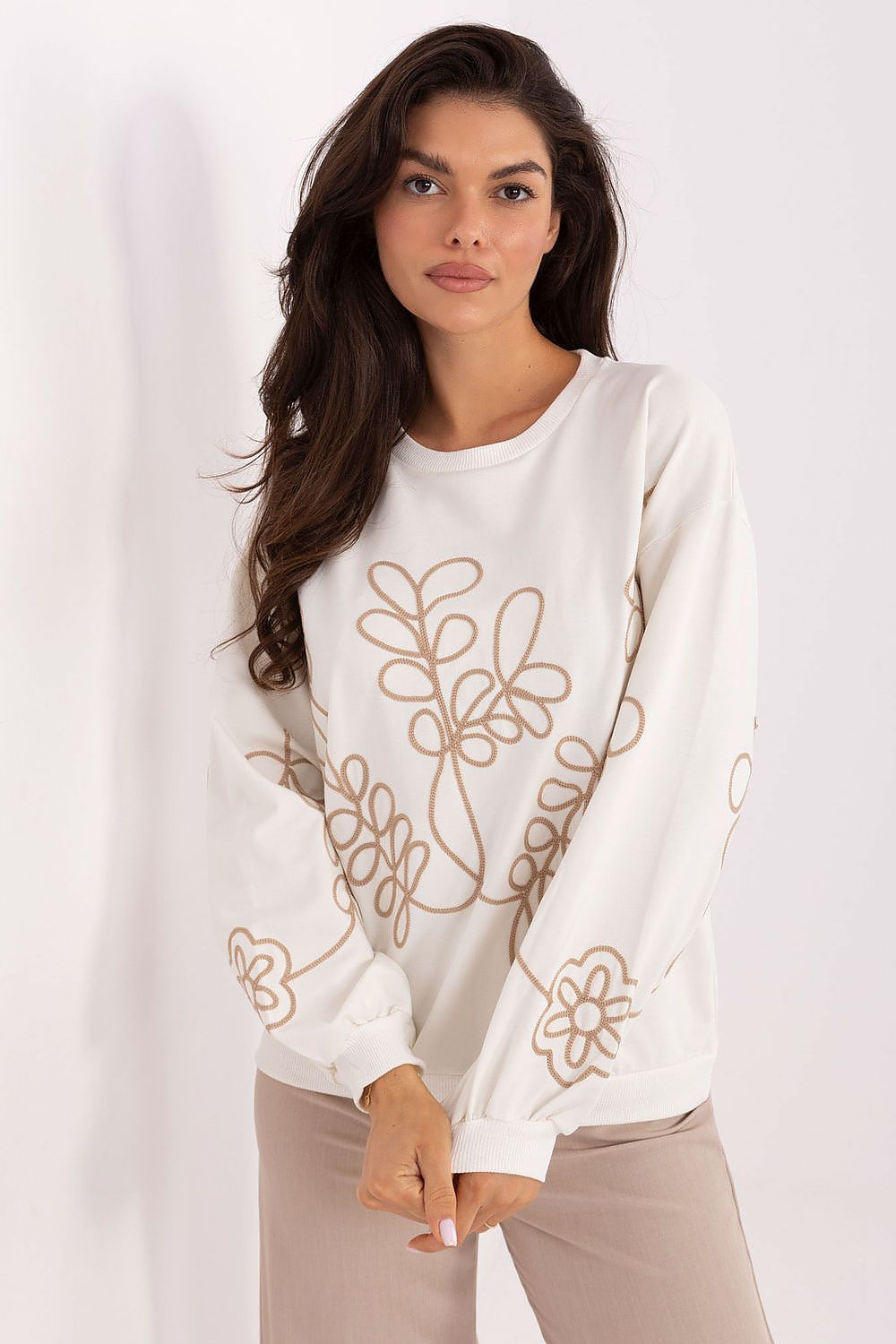  Sweatshirt model 218386 Relevance 